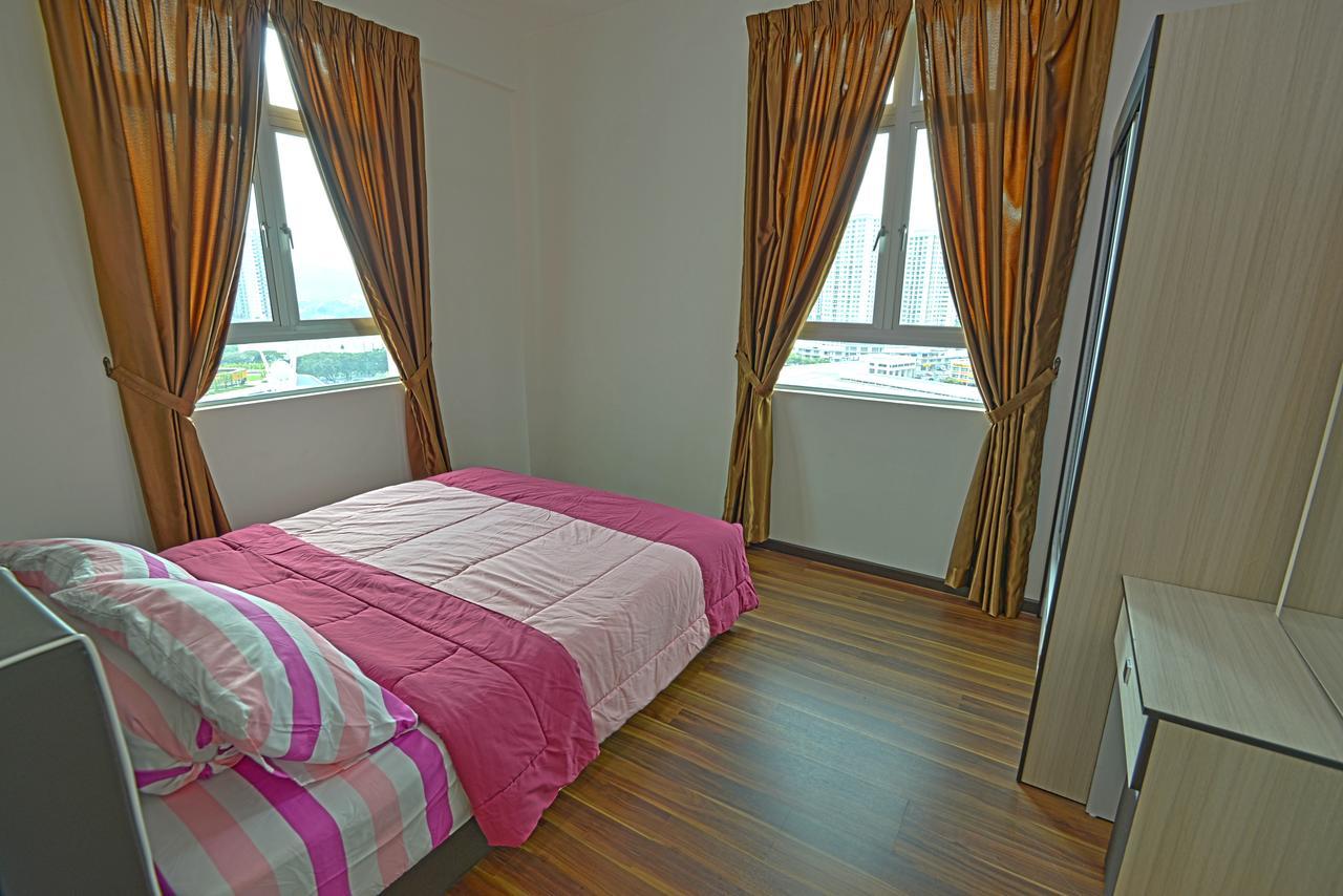 Hits Homestay Баян Лепас Екстериор снимка